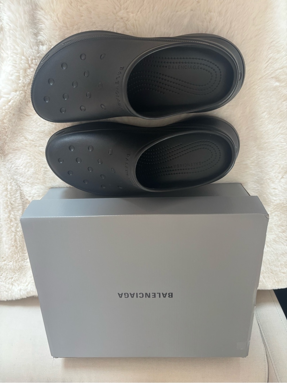 Balenciaga Men’s Black Foam Clog Slip-Ons - Picture 2 of 6